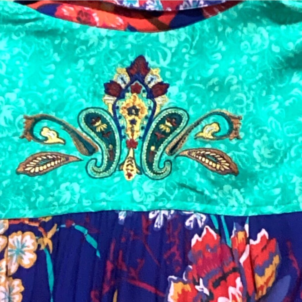 Soft Surroundings Hermosa Floral Embroidered Tunic Top Blouse Long Sleeve M 153P - Picture 7 of 9